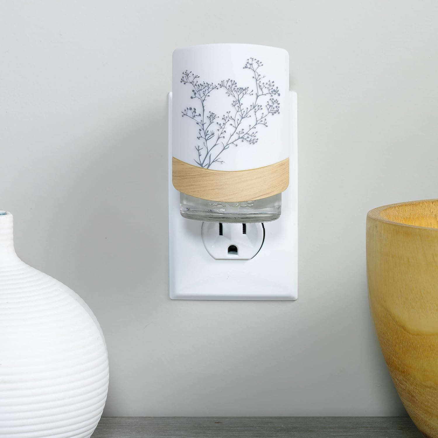 Yankee Candle Natural Simplicity with Light Scent Plug Diffuser 1