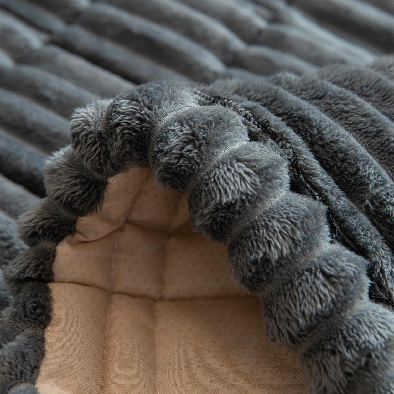 Non-Slip Fuzzy Pet Couch Covers for Large Dogs