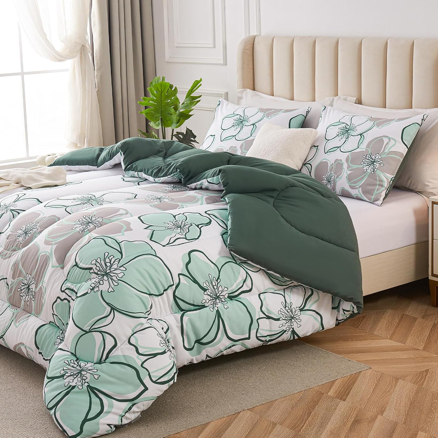 Crossvast 3 Piece Queen Comforter Set with Leaf Design