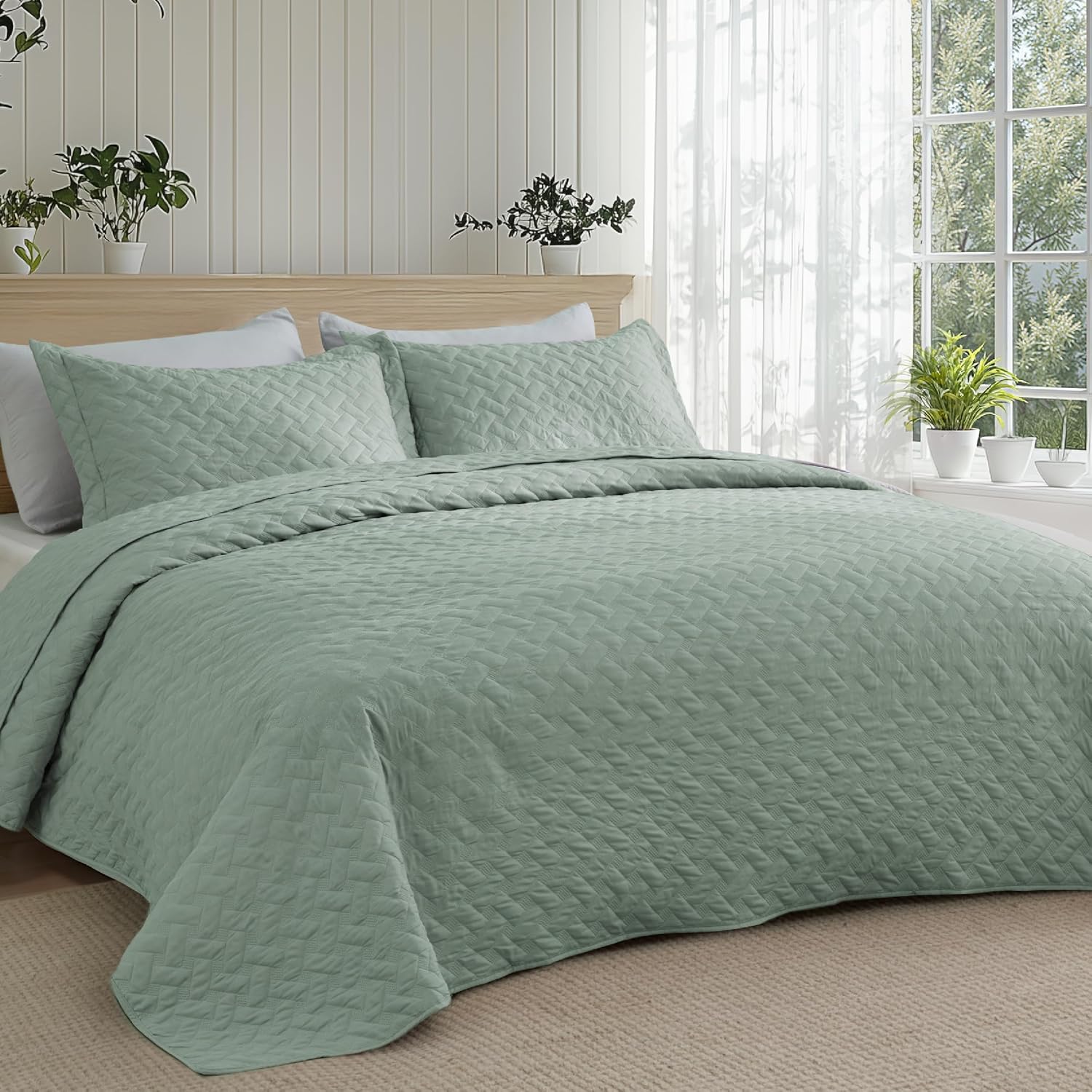 Bedsure Queen Quilt - Lightweight Bedspread with Basket Weave Pattern
